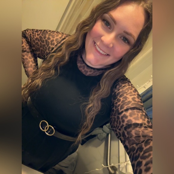 Meet your Posher, Hannah - Picture 1 of 2